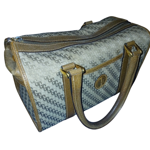 Gucci Handbags - Gucci tote handbag